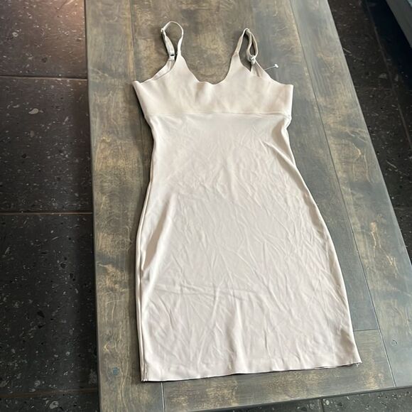 Warner's Shaping Full Slip Beige Sz-Small - Picture 8 of 9